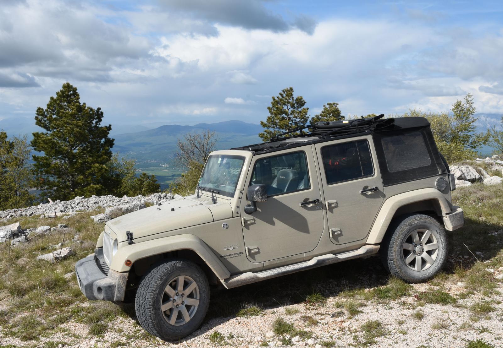 Klicke auf die Grafik für eine vergrößerte Ansicht

Name: Jeep2.jpg
Ansichten: 230
Größe: 289,0 KB
ID: 434607