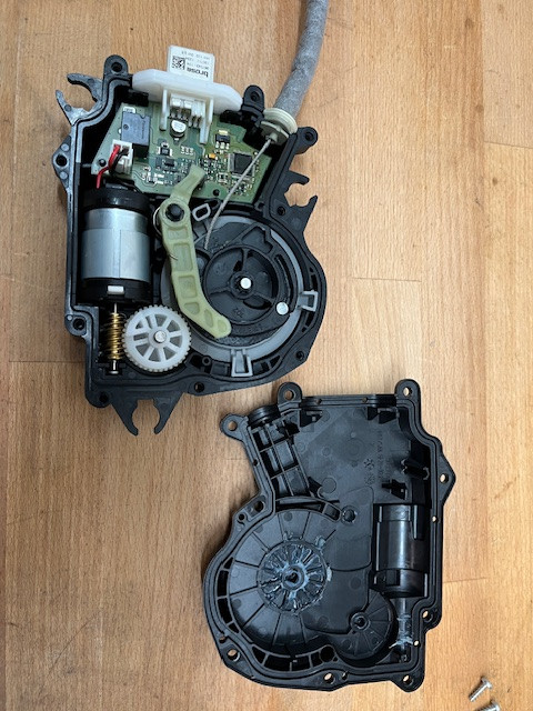 Klicke auf die Grafik für eine vergrößerte Ansicht

Name: Servomotor_Heckklappe.jpg
Ansichten: 69
Größe: 128,3 KB
ID: 441873